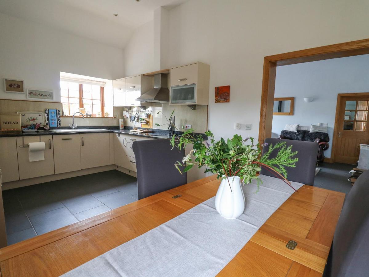Yr Hen Llaethdy Villa Troedyraur Bagian luar foto